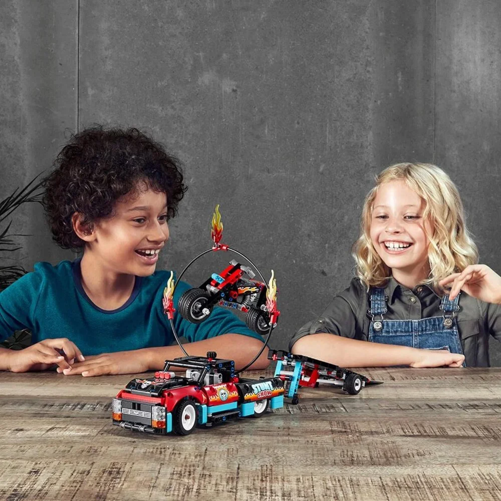 LEGO 42106 Stunt Show Truck & Bike Technic 2 in 1 Stadium Truck RETIRED SEALED